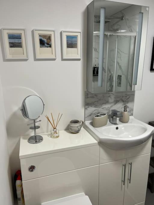 No5 At 53 - 2 Bed Apartment In Leek, Staffs Peak District المظهر الخارجي الصورة
